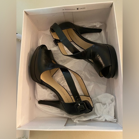 Nine West leather sandals, size 5 - Picture 7 of 7